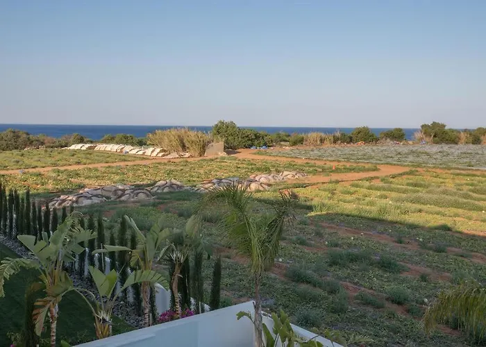 The White H Villa, Protaras, Fresh And Peaceful