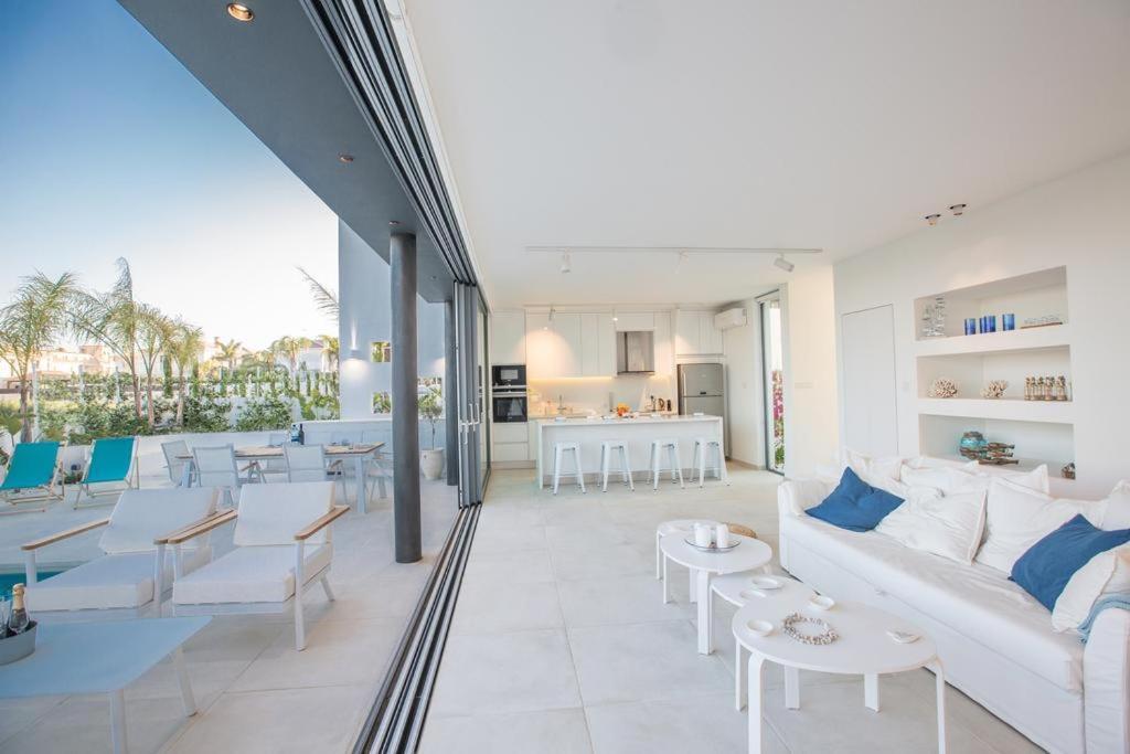 The White H Villa, Protaras, Fresh And Peaceful Villa Paralimni