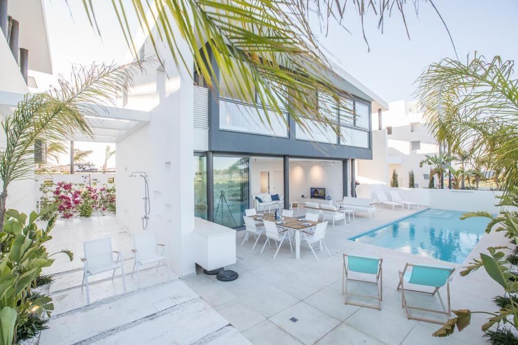 The White H Villa, Protaras, Fresh And Peaceful Paralimni